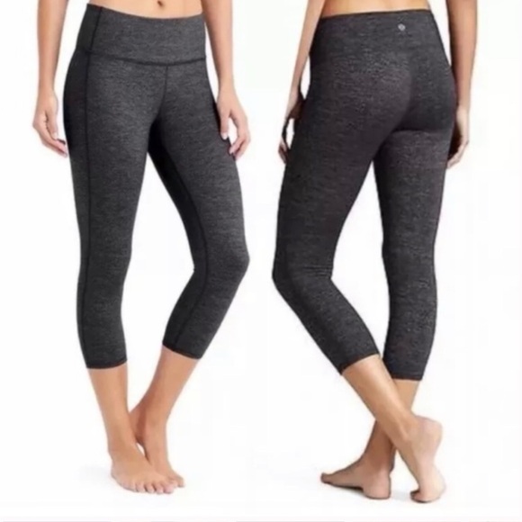 Athleta Odyssey Chaturanga Yoga Capri Leggings in Dark Gray Size Small - Picture 1 of 6